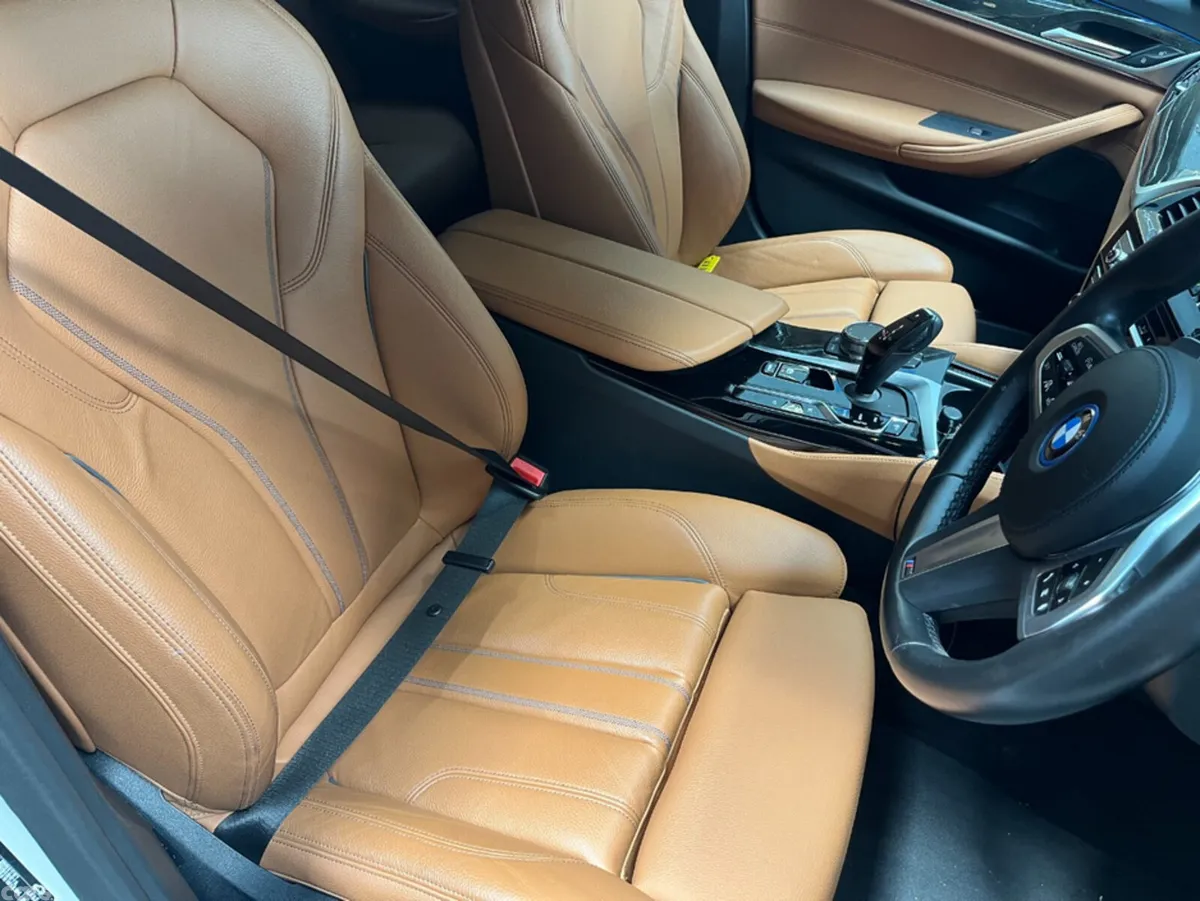 BMW 5-Series Saloon, Petrol Plug-in Hybrid, 2022, White