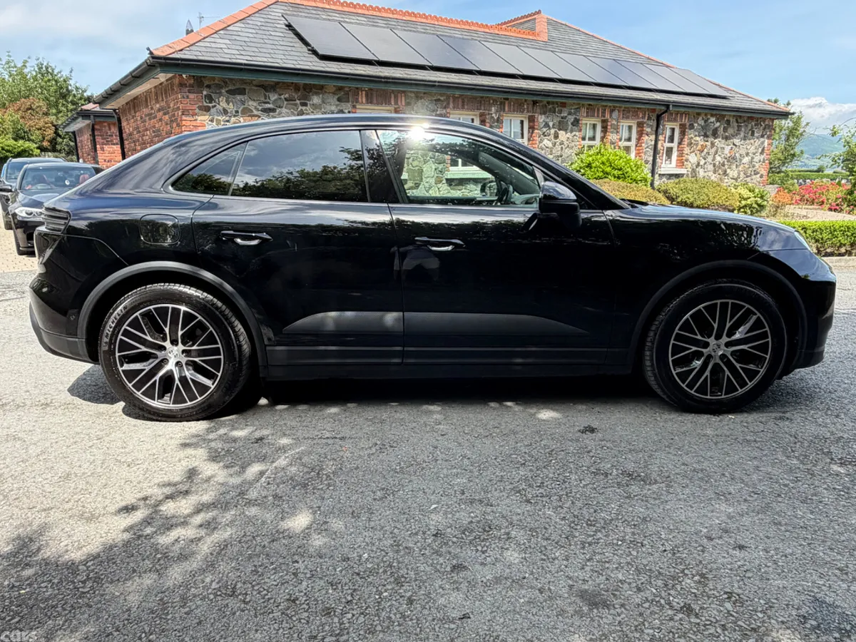 Porsche Macan SUV, Electric, 2025, Black