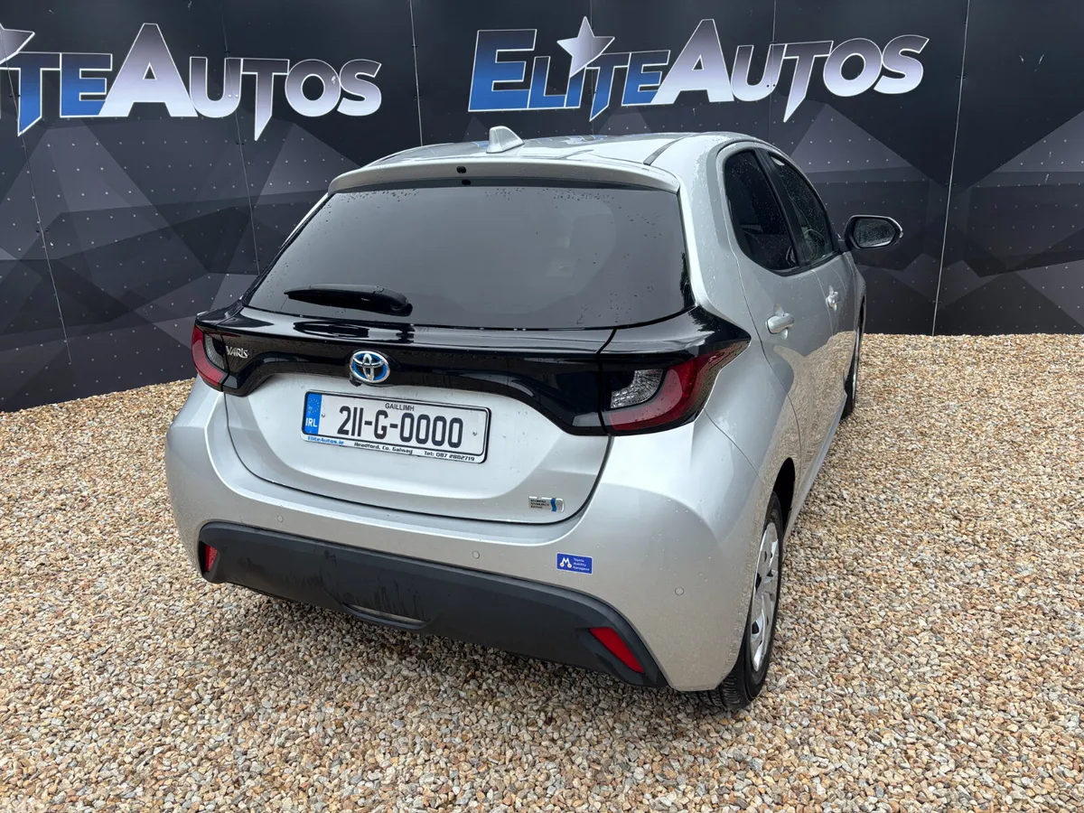 Toyota Yaris Hatchback, Petrol, 2021, Silver