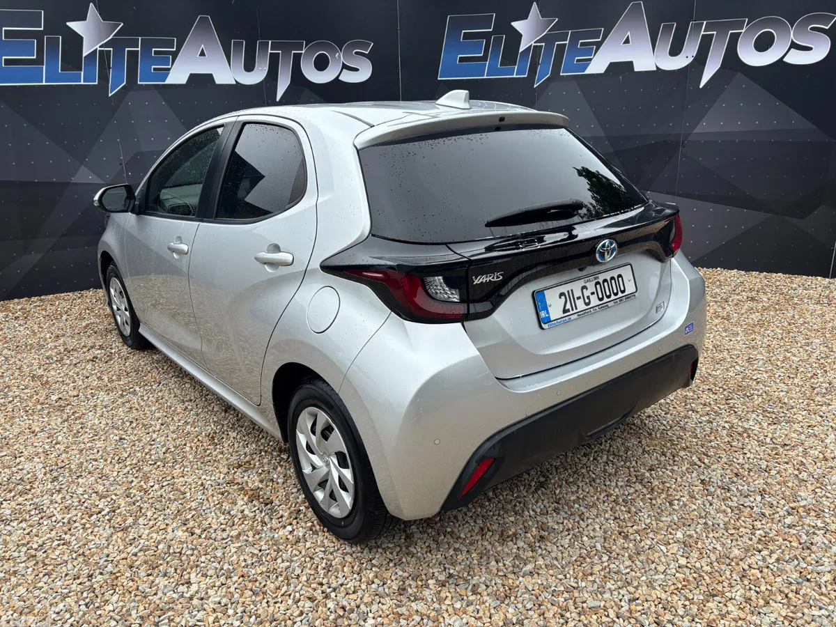 Toyota Yaris Hatchback, Petrol, 2021, Silver