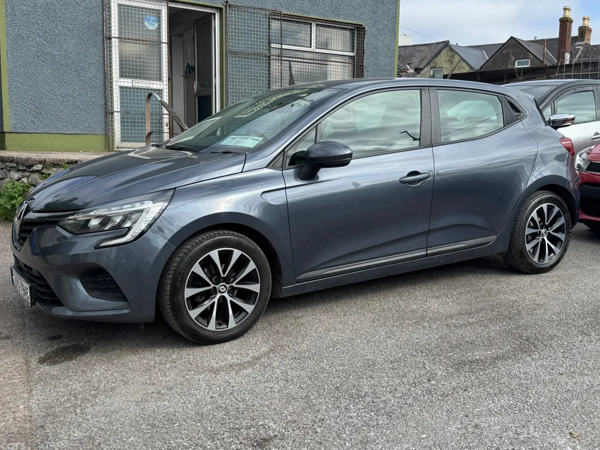 Renault Clio Hatchback, Petrol, 2022, Grey