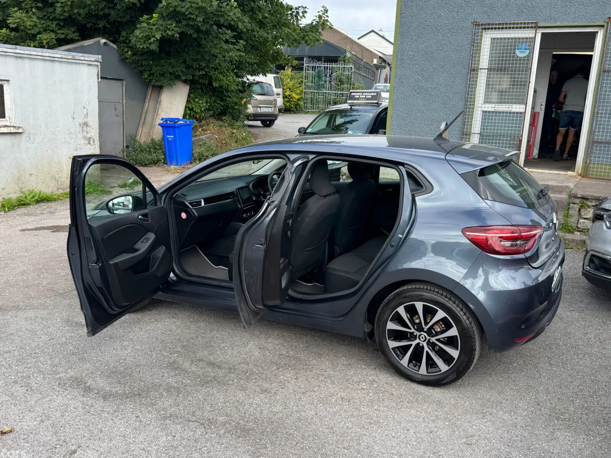 Renault Clio Hatchback, Petrol, 2022, Grey