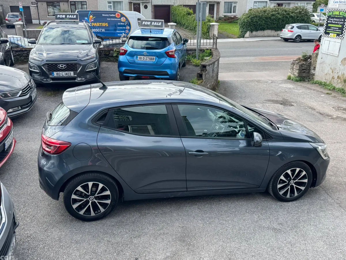 Renault Clio Hatchback, Petrol, 2022, Grey