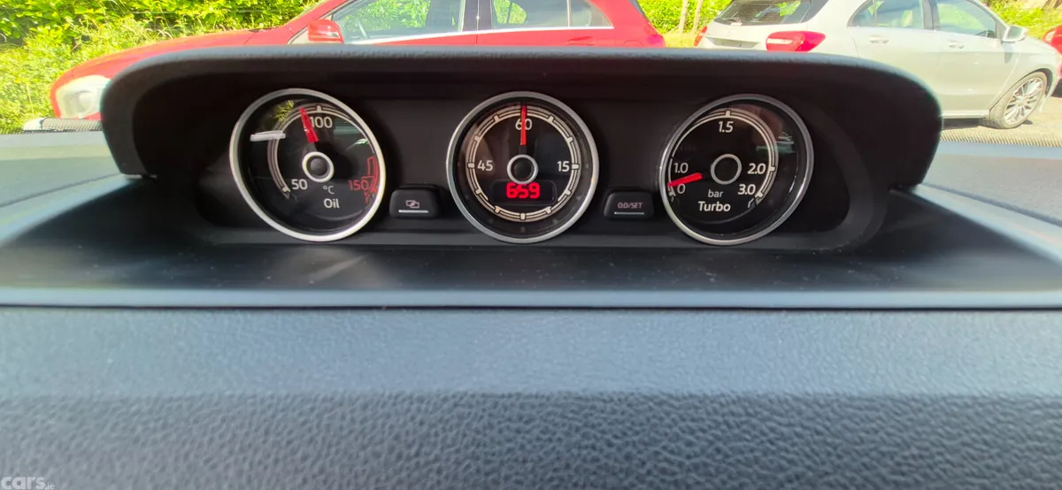 Volkswagen Beetle Coupe, Petrol, 2017, White