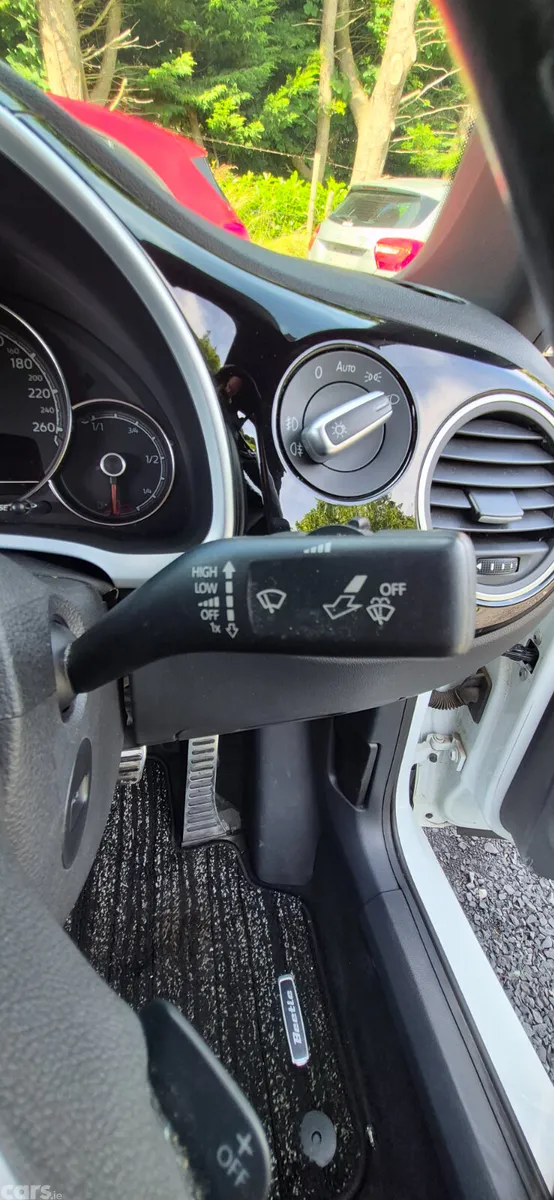 Volkswagen Beetle Coupe, Petrol, 2017, White