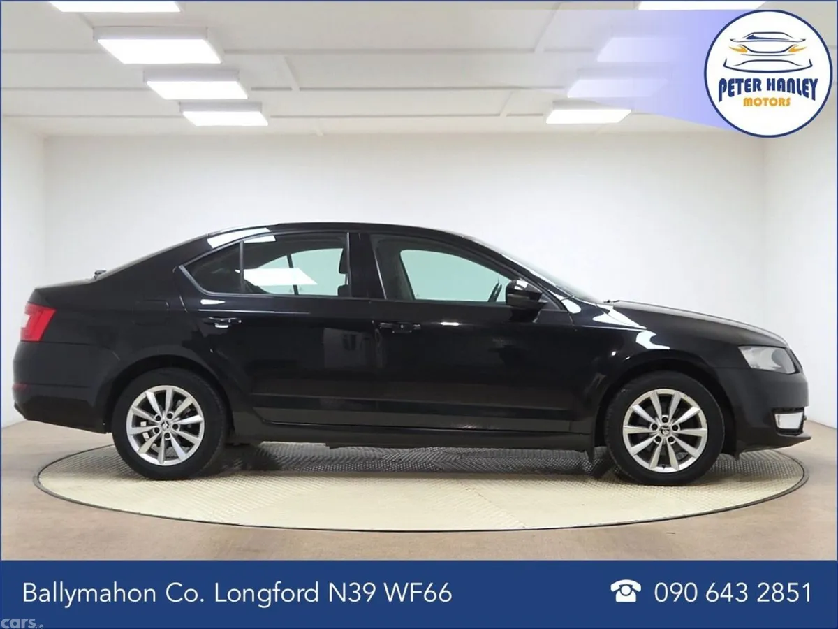 Skoda Octavia Saloon, Diesel, 2013, Black