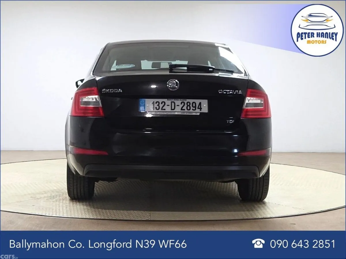 Skoda Octavia Saloon, Diesel, 2013, Black
