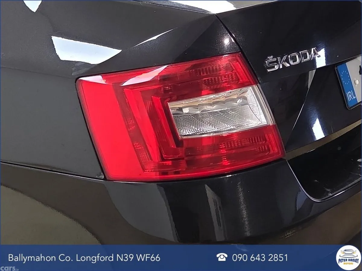 Skoda Octavia Saloon, Diesel, 2013, Black