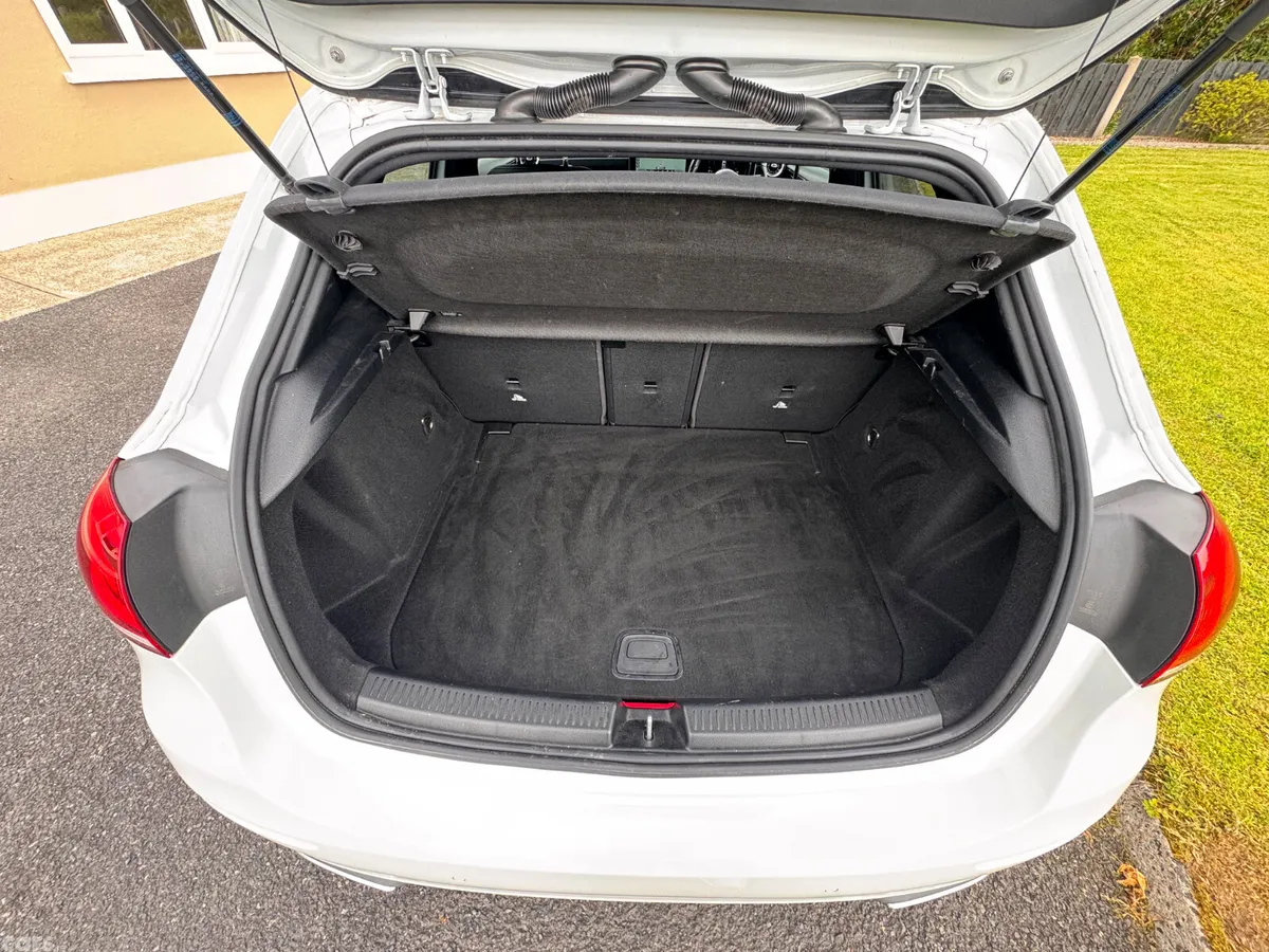 Mercedes-Benz A-Class Hatchback, Diesel, 2019, White
