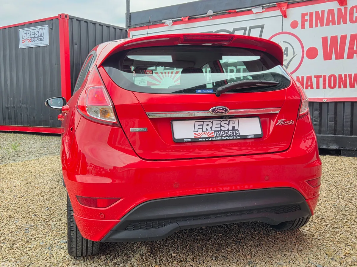 Ford Fiesta Hatchback, Petrol, 2014, Red