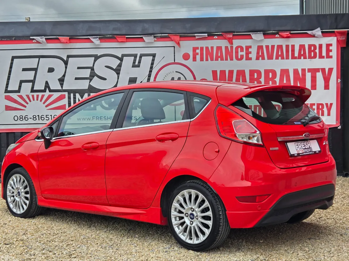 Ford Fiesta Hatchback, Petrol, 2014, Red