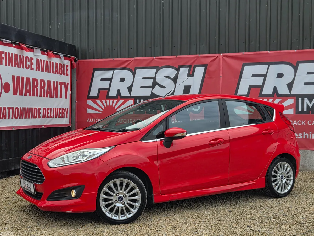 Ford Fiesta Hatchback, Petrol, 2014, Red
