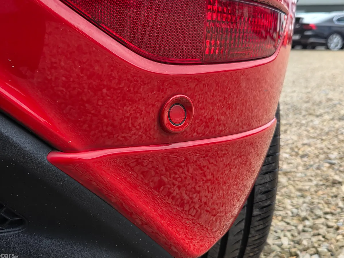 Ford Fiesta Hatchback, Petrol, 2014, Red