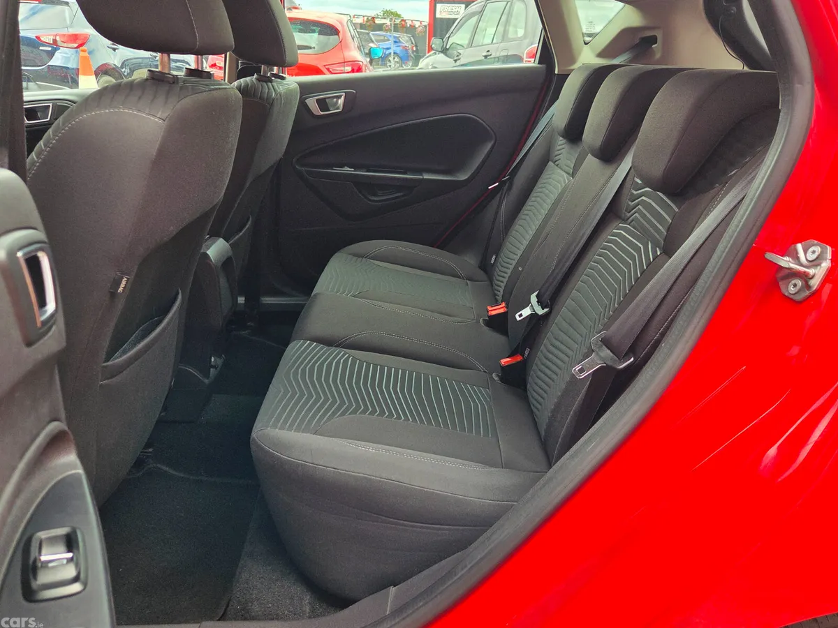 Ford Fiesta Hatchback, Petrol, 2014, Red