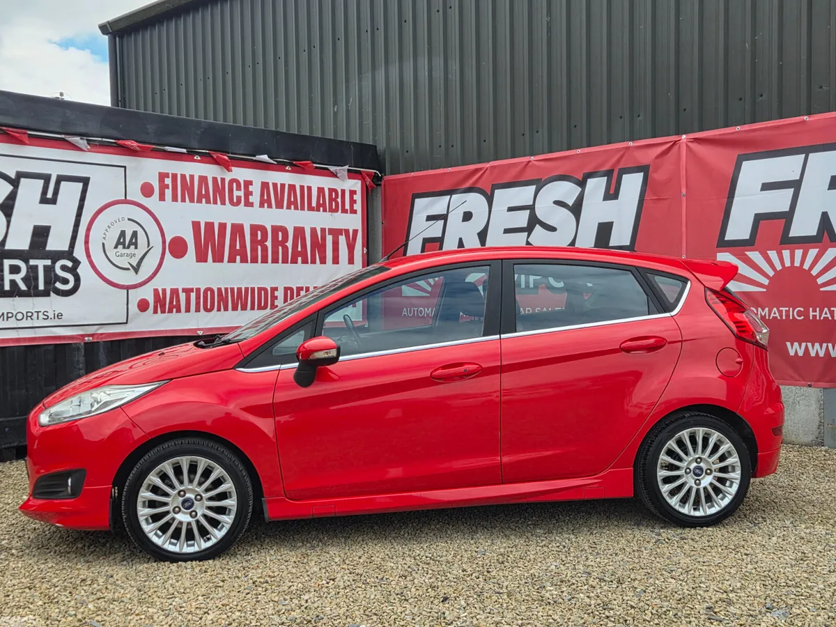 Ford Fiesta Hatchback, Petrol, 2014, Red