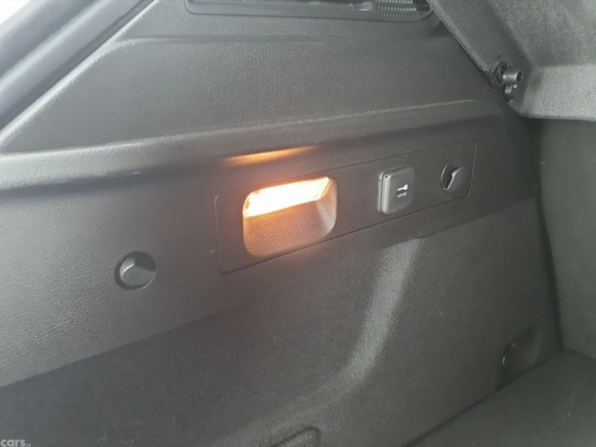 Alfa Romeo Tonale MPV, Petrol Plug-in Hybrid, 2023, Red