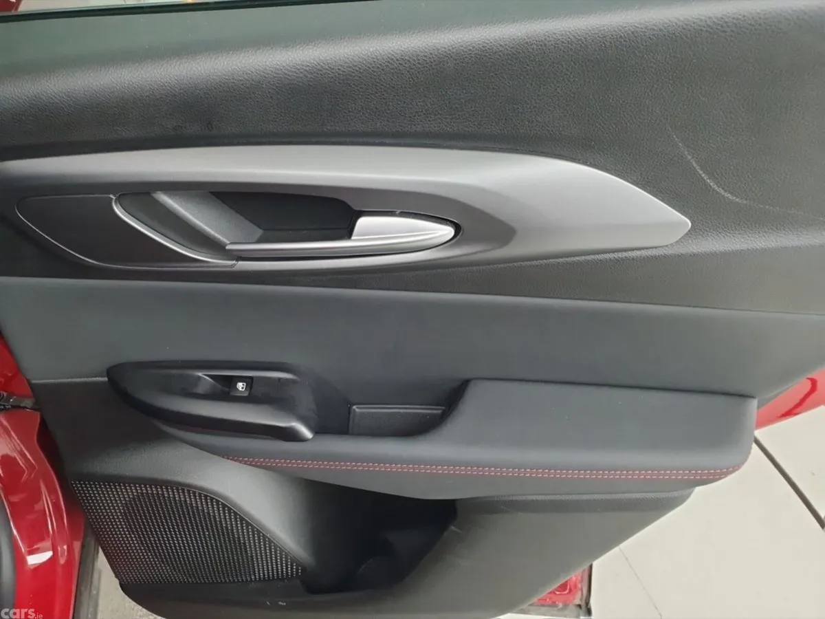 Alfa Romeo Tonale MPV, Petrol Plug-in Hybrid, 2023, Red