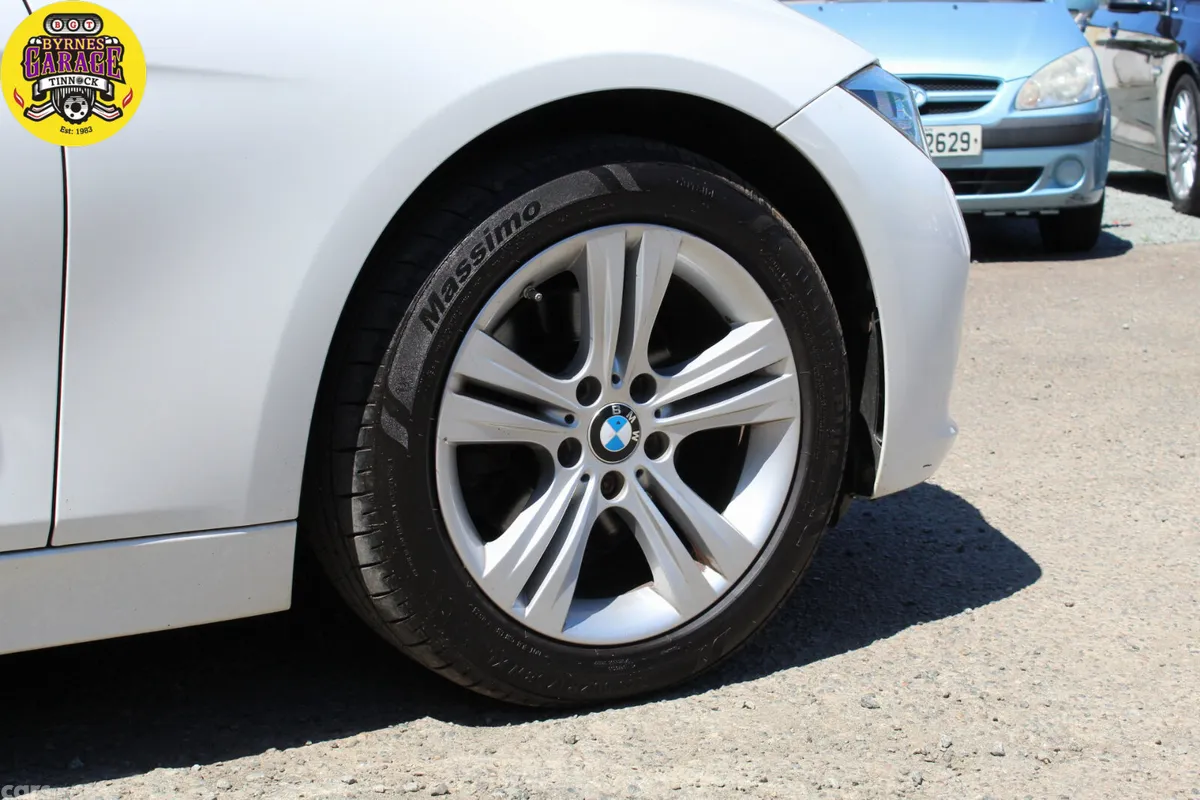 BMW 3-Series Saloon, Petrol Plug-in Hybrid, 2016, White