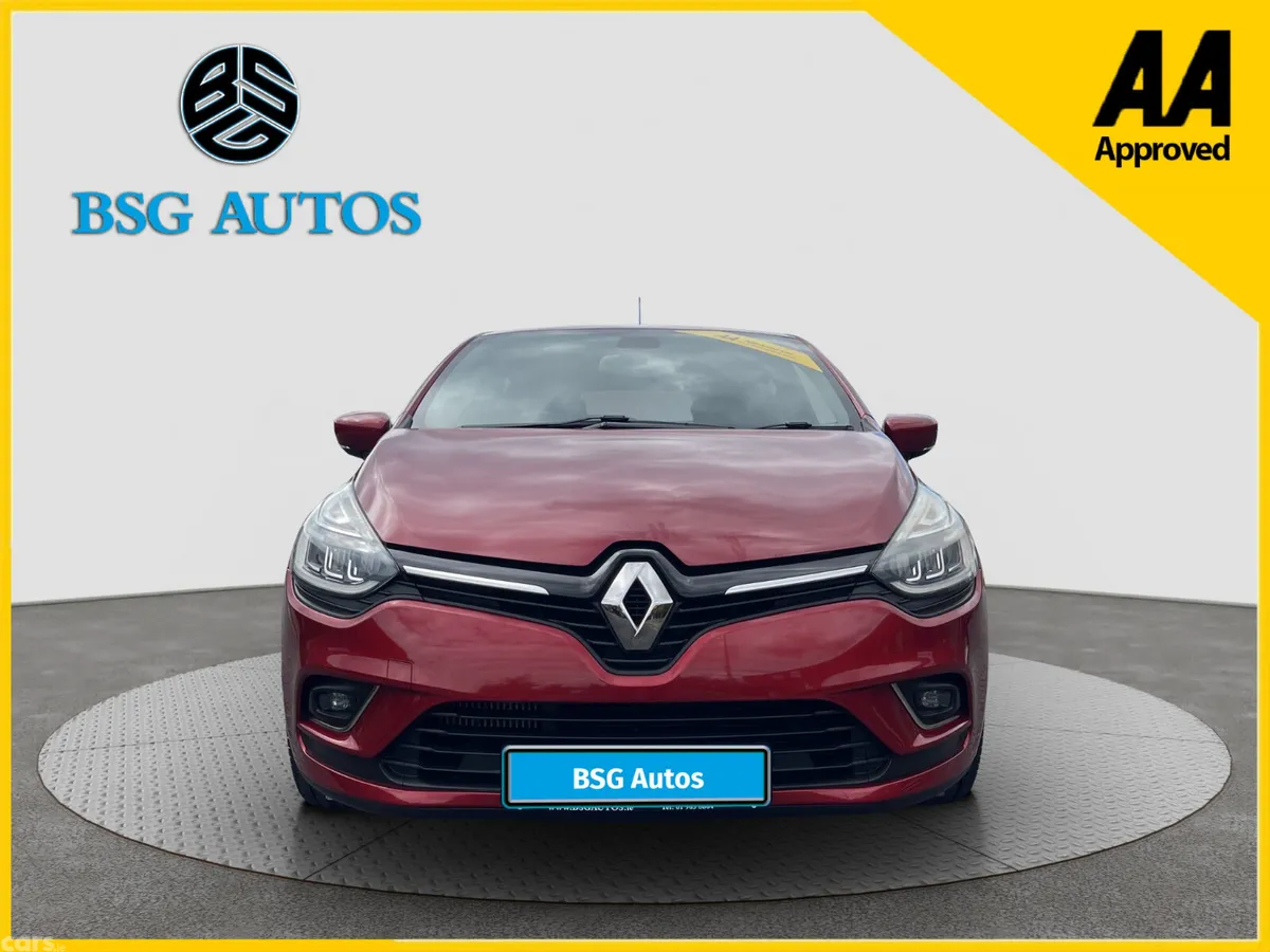 Renault Clio Hatchback, Petrol, 2019, Red