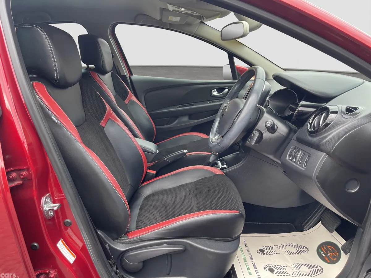 Renault Clio Hatchback, Petrol, 2019, Red