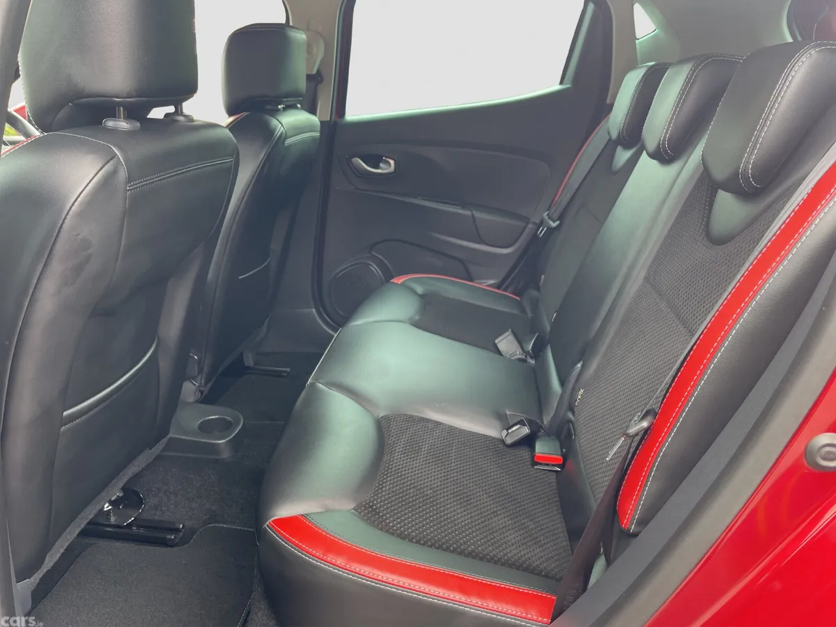 Renault Clio Hatchback, Petrol, 2019, Red