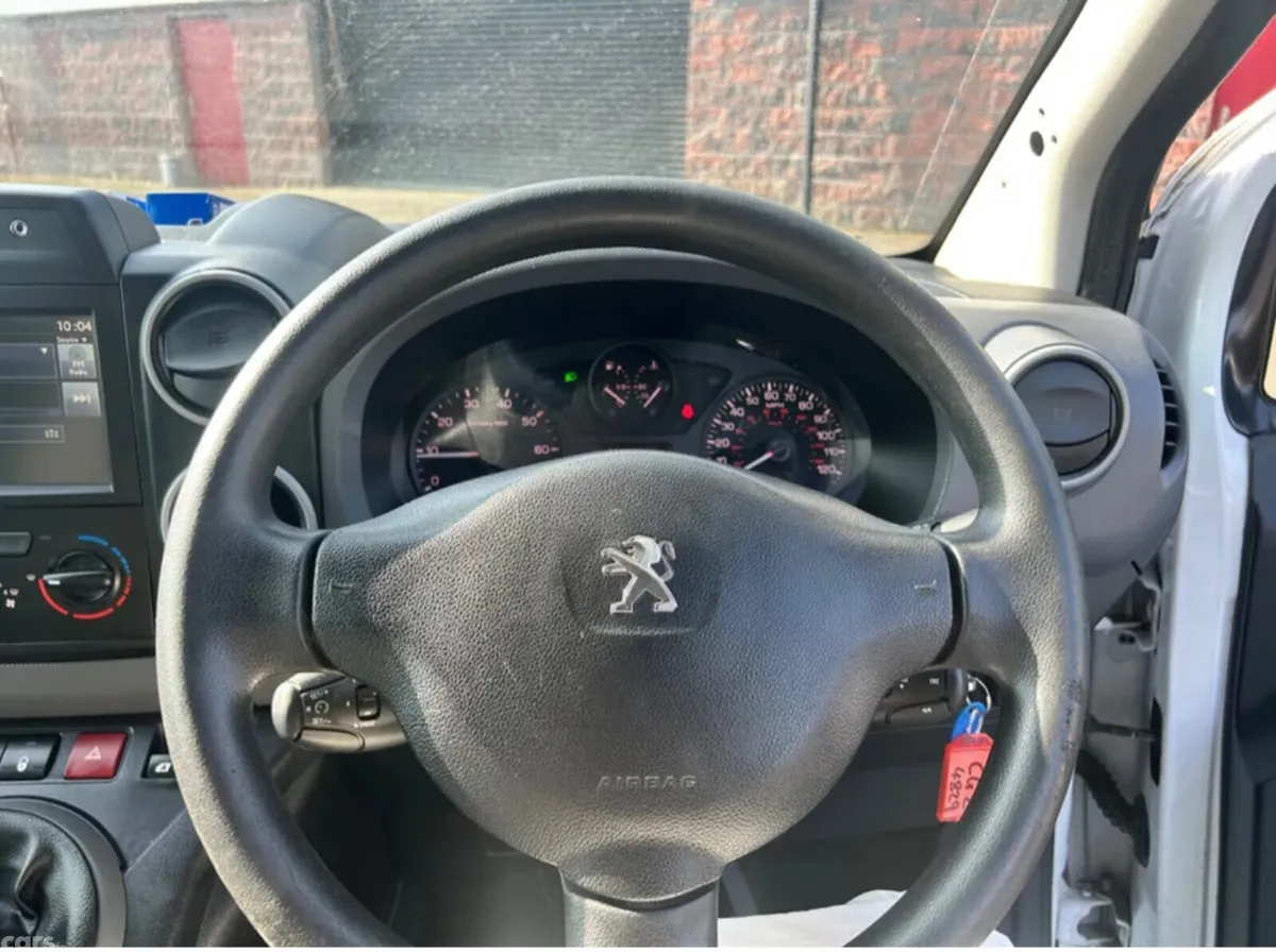 Peugeot Partner MPV, Diesel, 2016, White