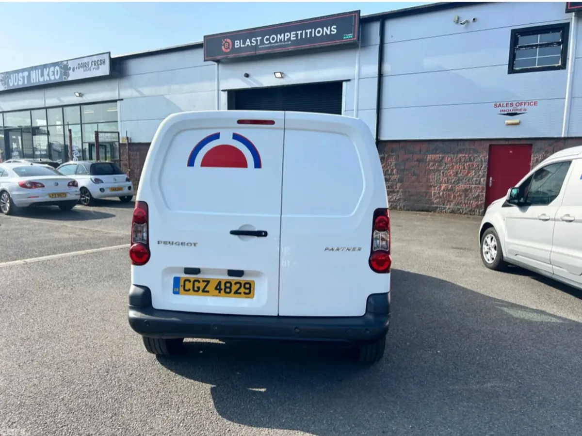 Peugeot Partner MPV, Diesel, 2016, White