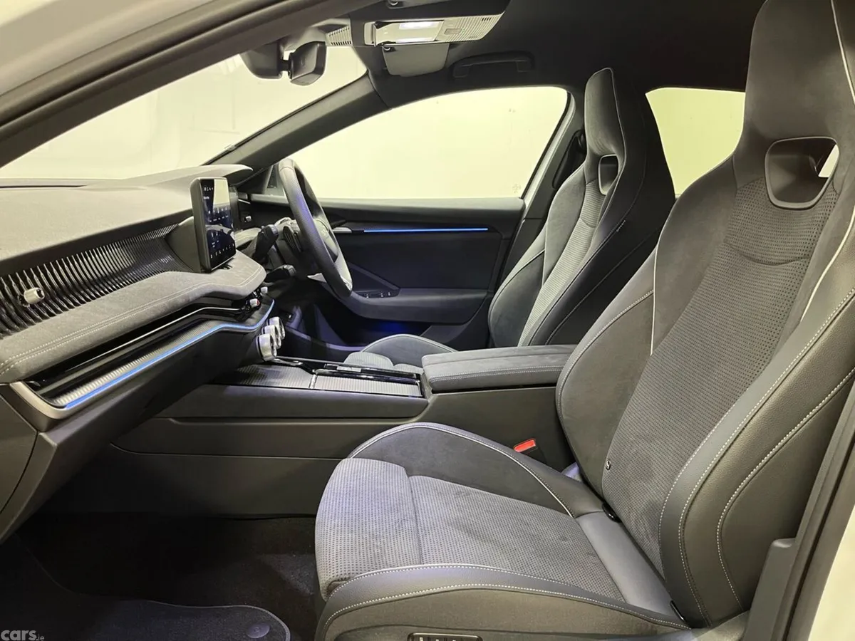 Skoda Superb Saloon, Diesel, 2026, White
