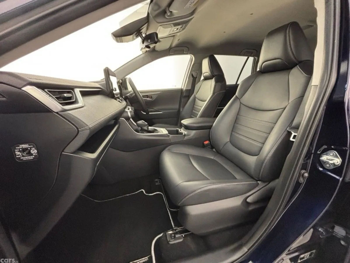 Toyota RAV4 SUV, Petrol Hybrid, 2023, Blue