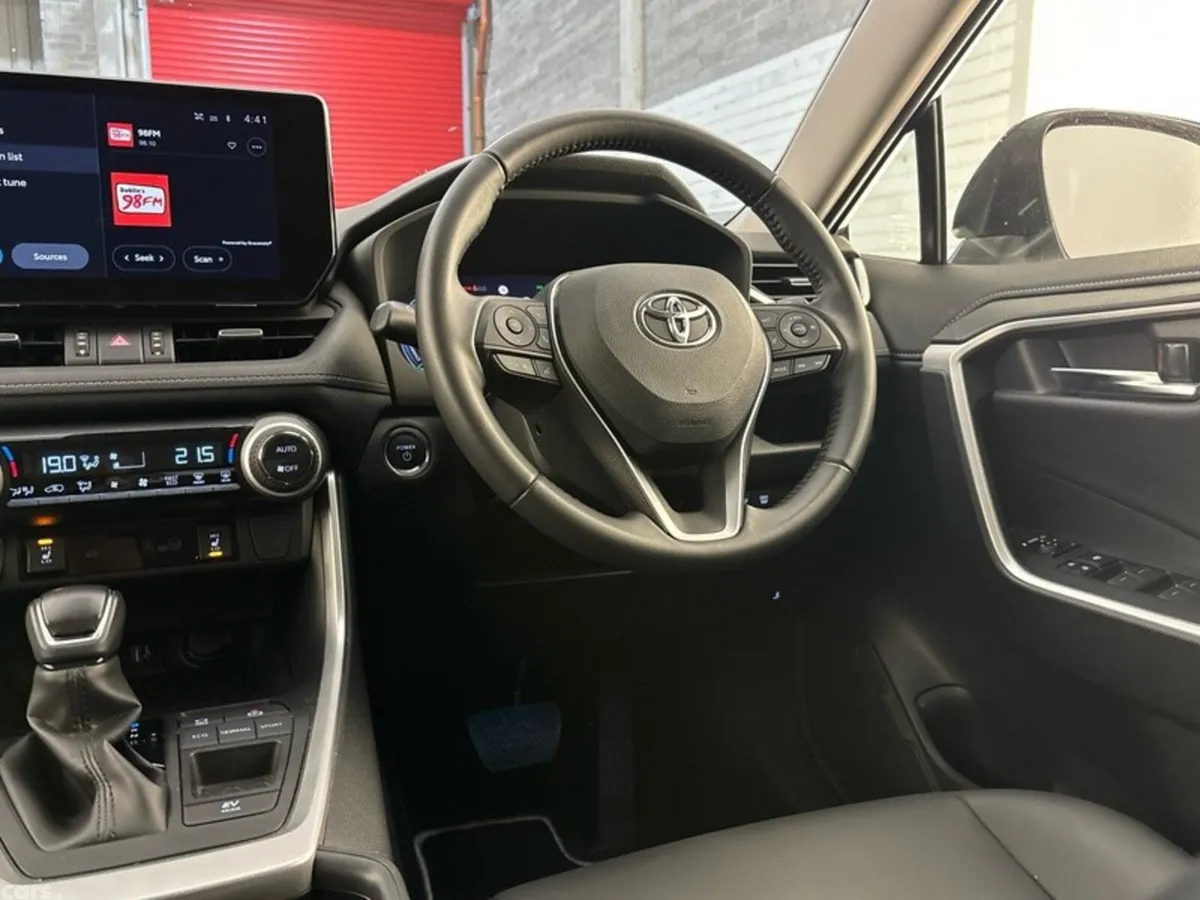 Toyota RAV4 SUV, Petrol Hybrid, 2023, Blue