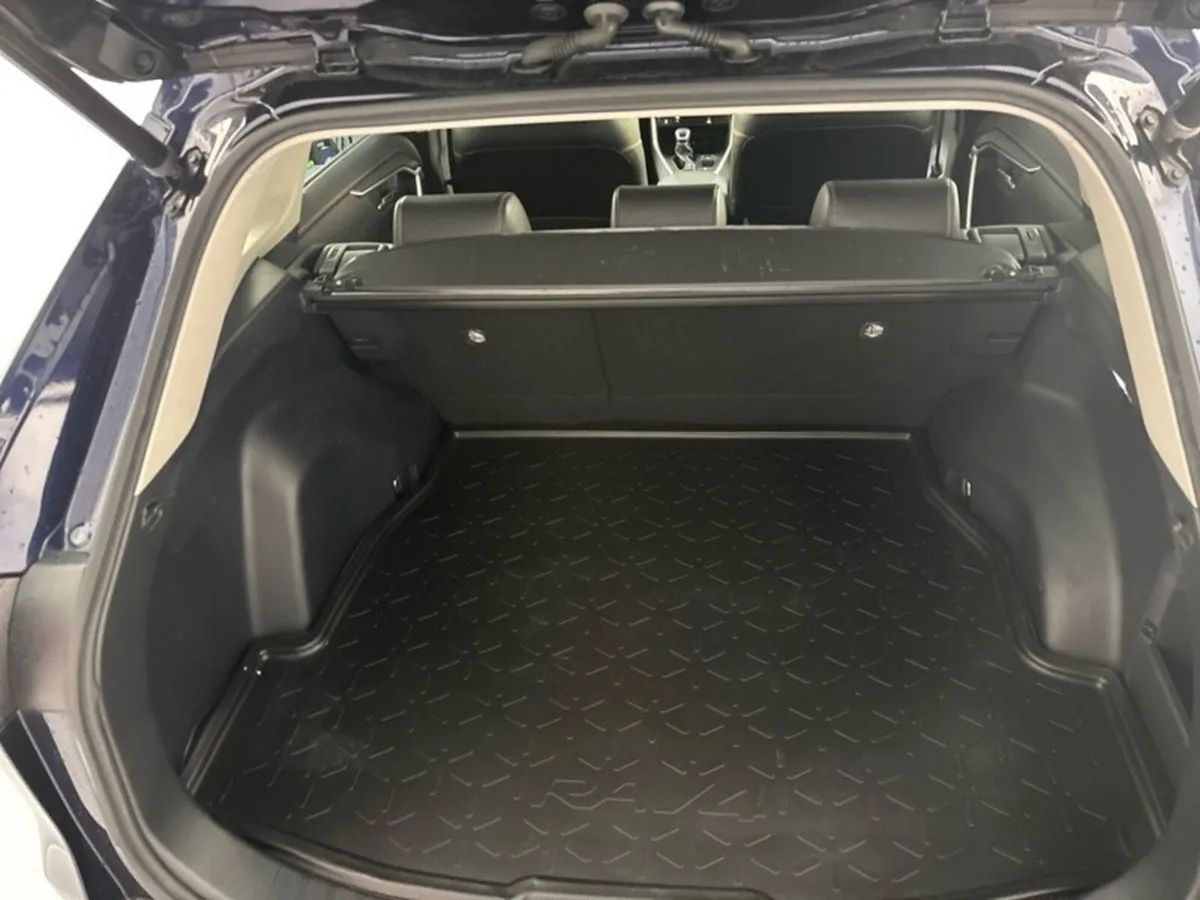 Toyota RAV4 SUV, Petrol Hybrid, 2023, Blue