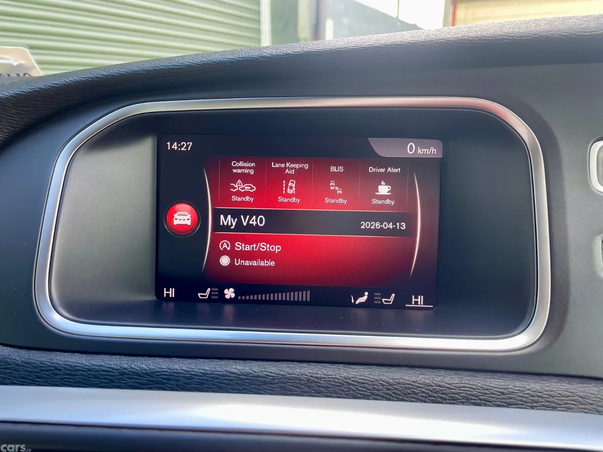 Volvo V40 Hatchback, Diesel, 2018, White