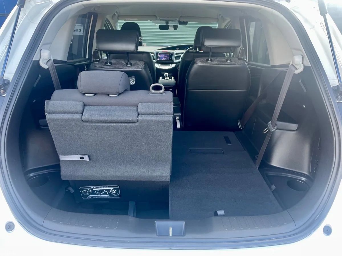 Honda Jade MPV, Petrol Hybrid, 2016, White