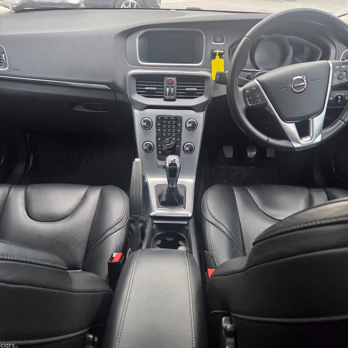 Volvo V40 Hatchback, Diesel, 2017, White