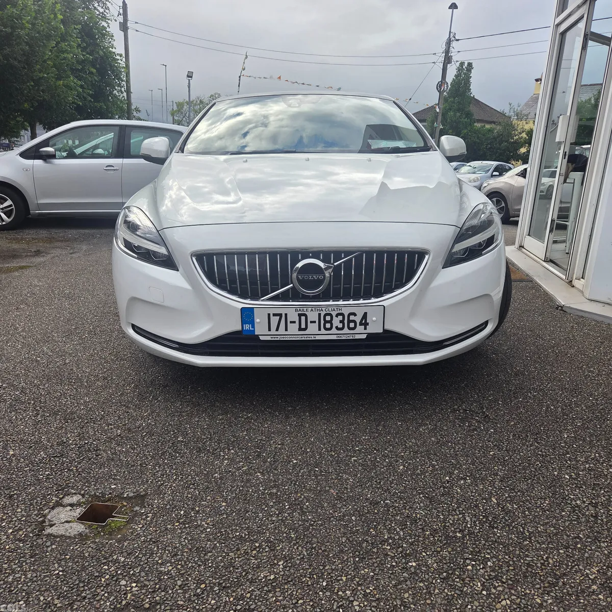 Volvo V40 Hatchback, Diesel, 2017, White
