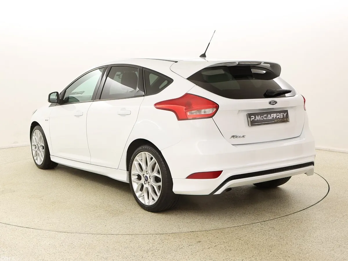 Ford Focus Hatchback, Diesel, 2017, White