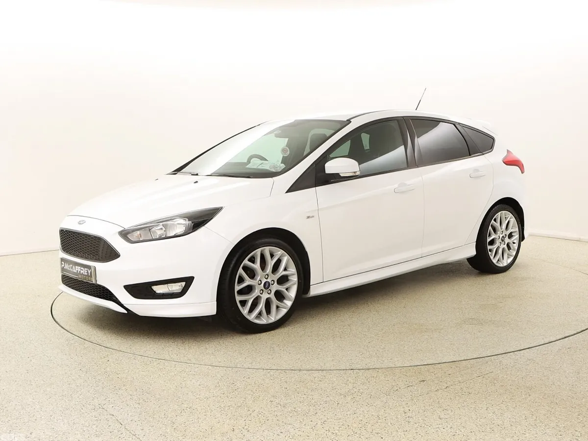Ford Focus Hatchback, Diesel, 2017, White