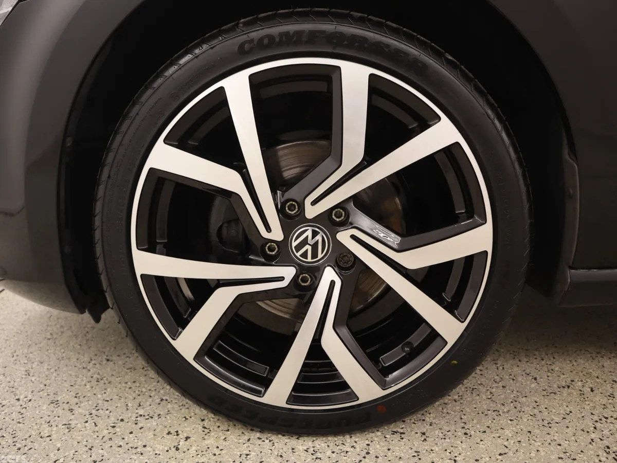 Volkswagen Golf Estate, Petrol, 2016, Black
