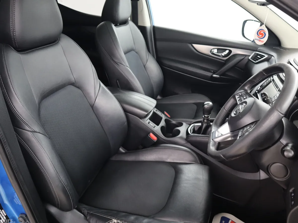Nissan Qashqai SUV, Diesel, 2017, Blue
