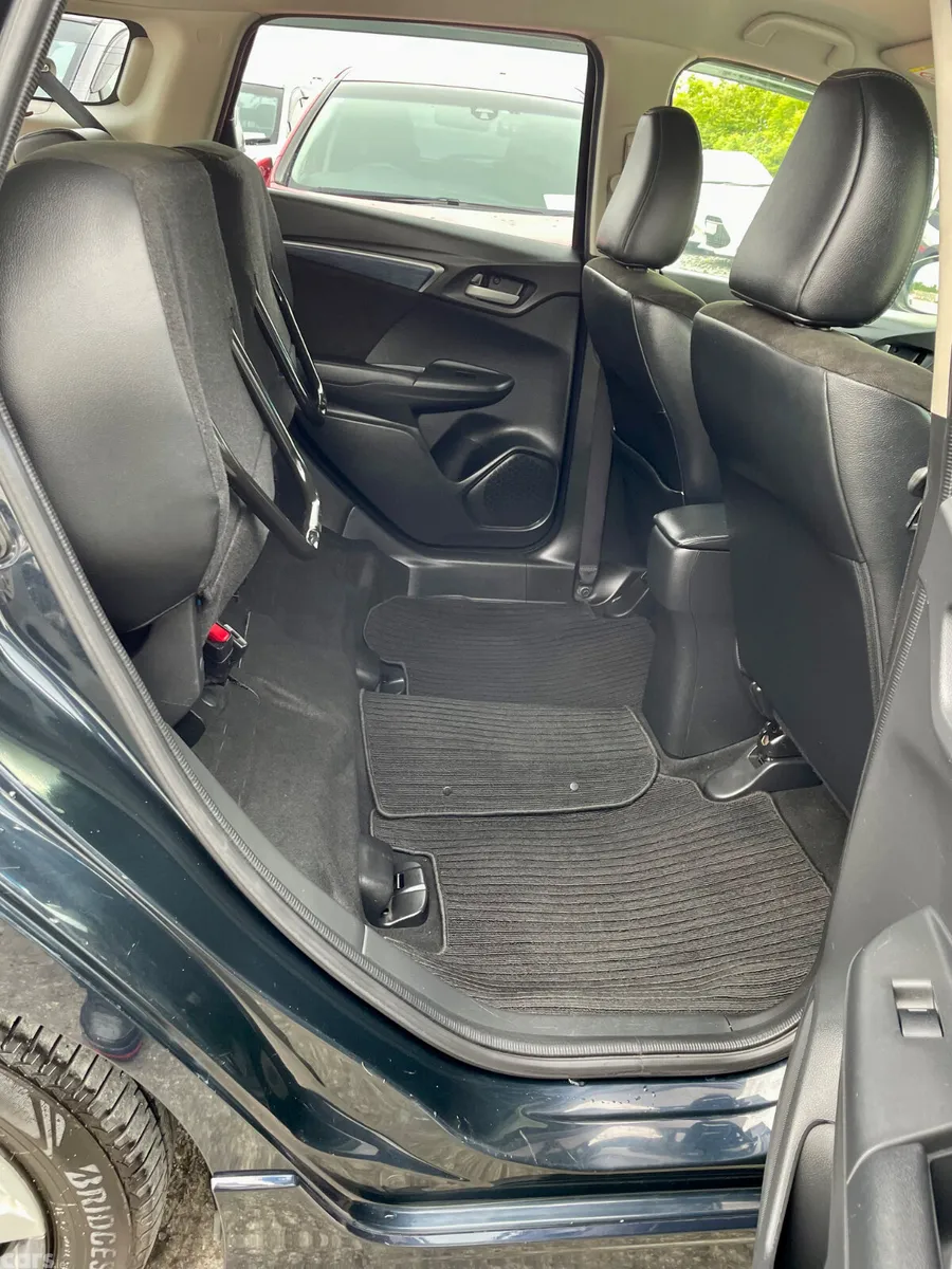 Honda Shuttle MPV, Petrol Hybrid, 2015, Blue