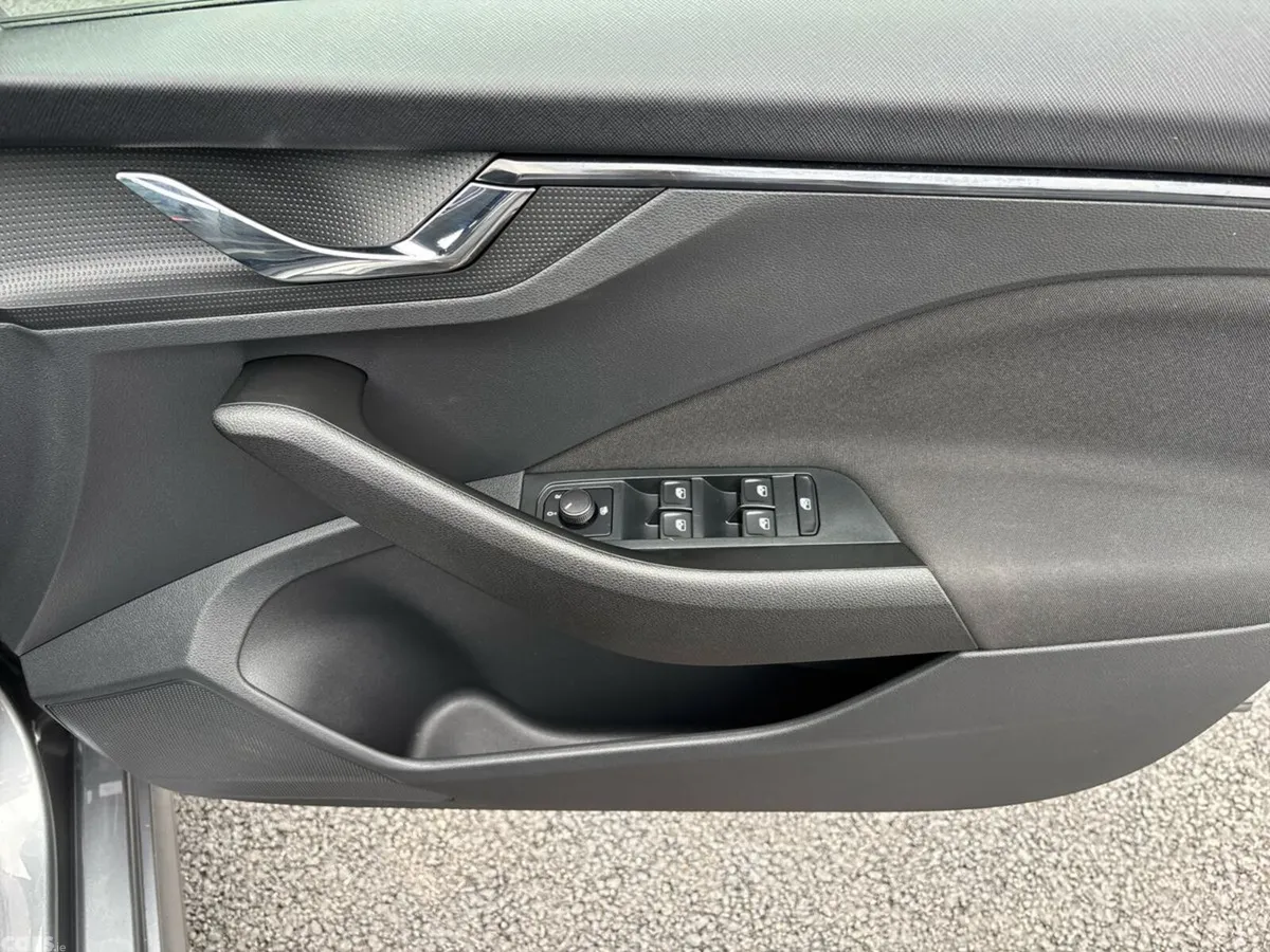 Skoda Kamiq Hatchback, Petrol, 2024, Grey