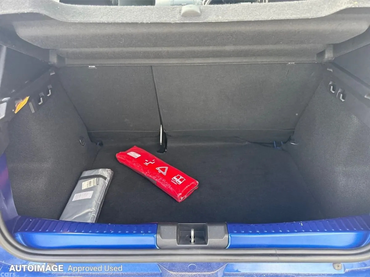 Dacia Sandero Hatchback, Petrol, 2021, Blue