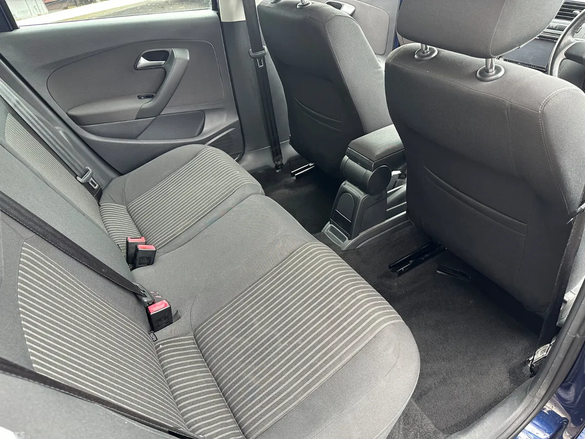Volkswagen Polo Hatchback, Petrol, 2013, Blue