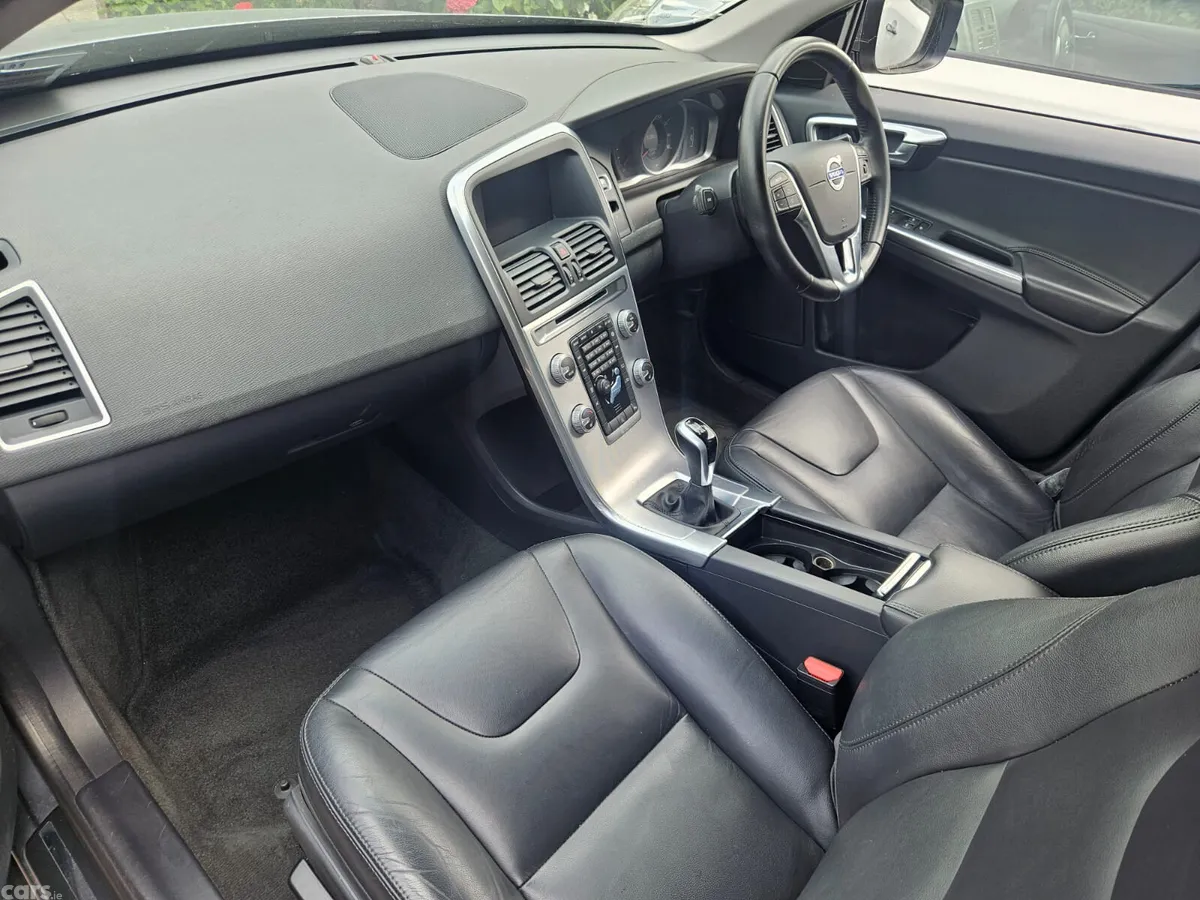 Volvo XC60 SUV, Diesel, 2017, Grey