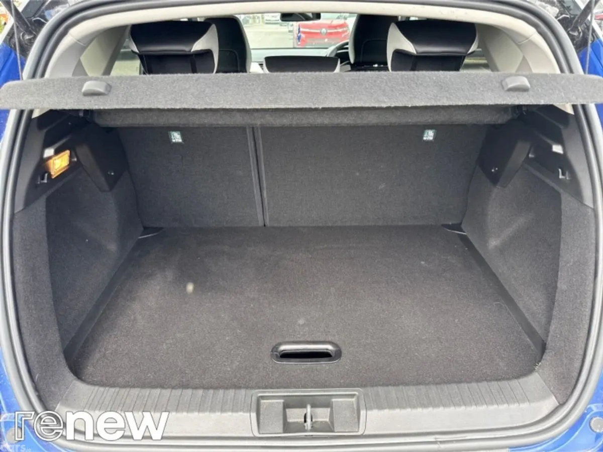 Renault Captur Hatchback, Petrol, 2022, Blue
