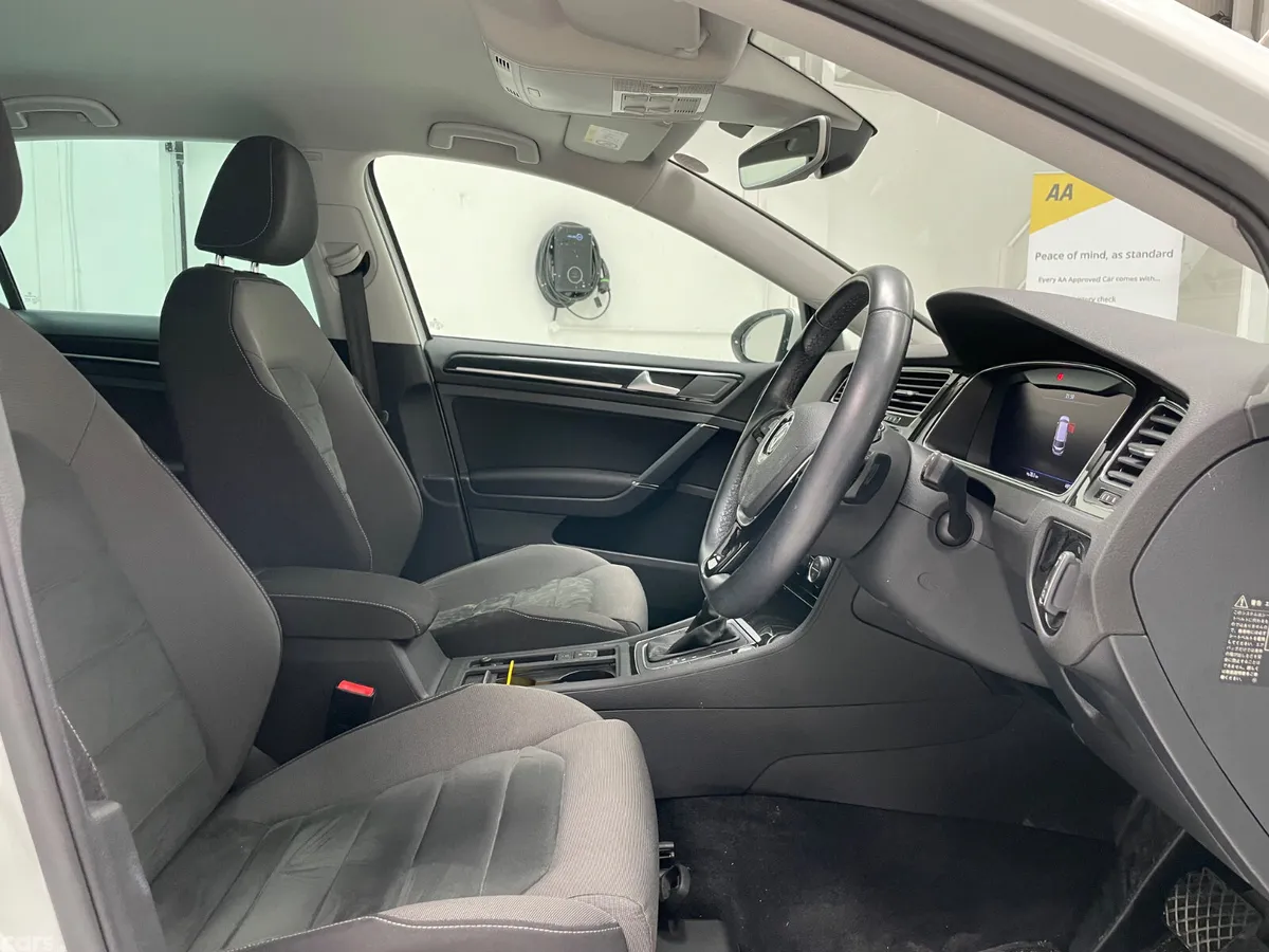 Volkswagen Golf Hatchback, Petrol, 2019, White
