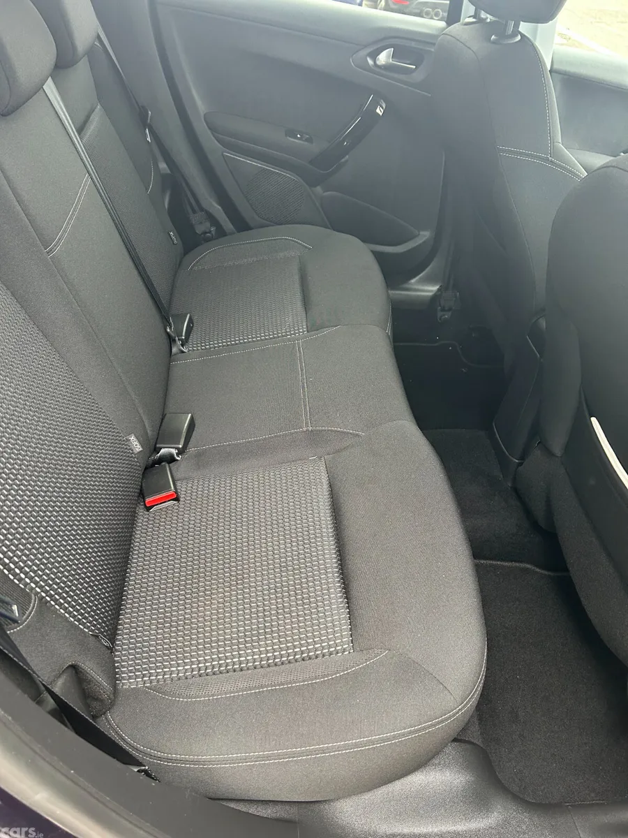Peugeot 208 Hatchback, Petrol, 2016, Blue