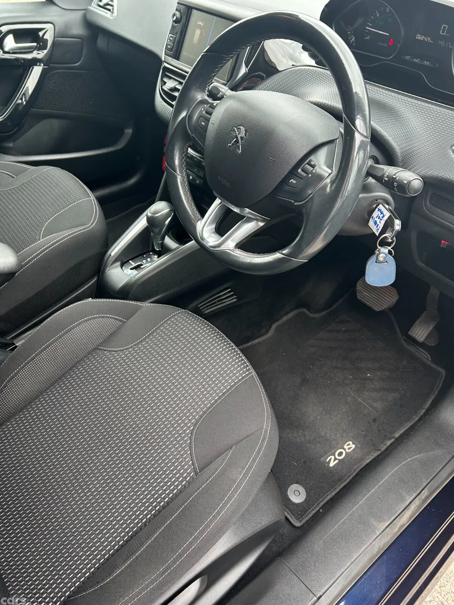 Peugeot 208 Hatchback, Petrol, 2016, Blue