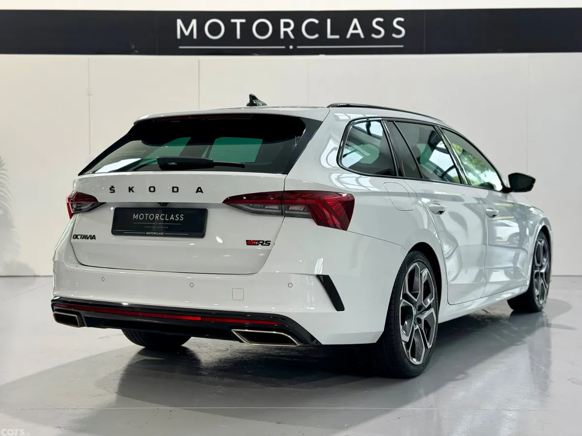 Skoda Octavia Estate, Diesel, 2023, White