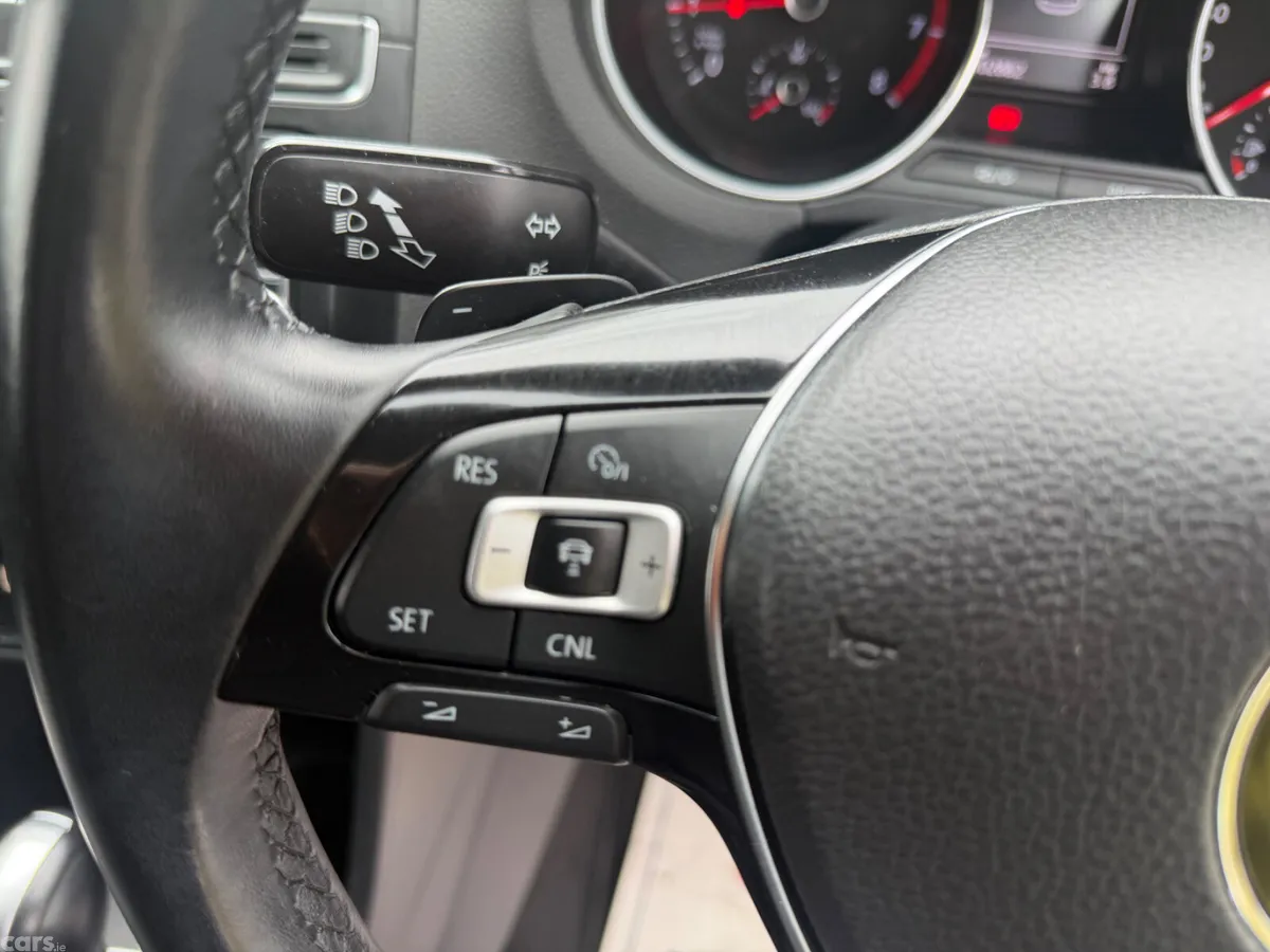 Volkswagen Polo Hatchback, Petrol, 2015, White
